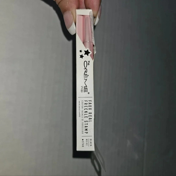 The Creme Shop Faux Real Freckle Star-Shaped Stamp - Picture 4 of 6